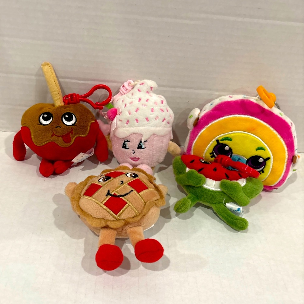 Shopkins Lil' Secrets Plush Keychain Set of 5
